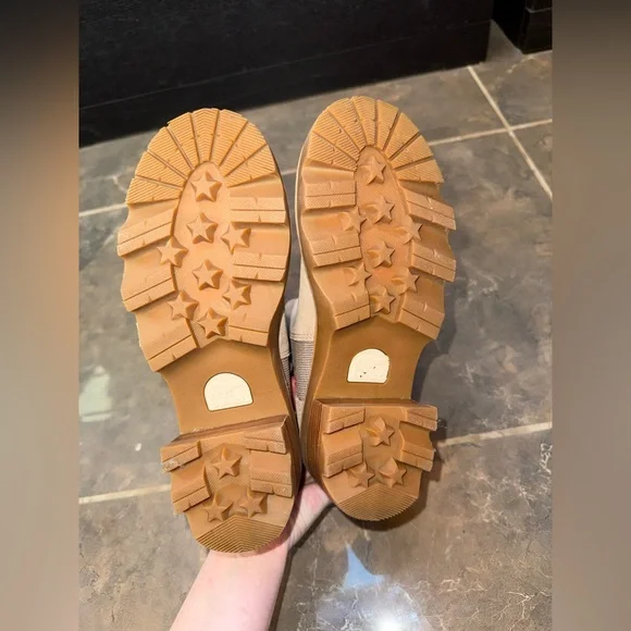 Sorel Women's Cream and Tan Ankle Boots - Picture 6 of 7